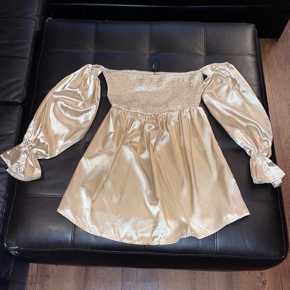 beautiful Pretty Little Thing maternity champagne satin shirred top!